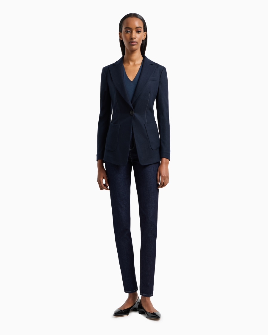 The world of armani TOP CON SCOLLO A V Nuova