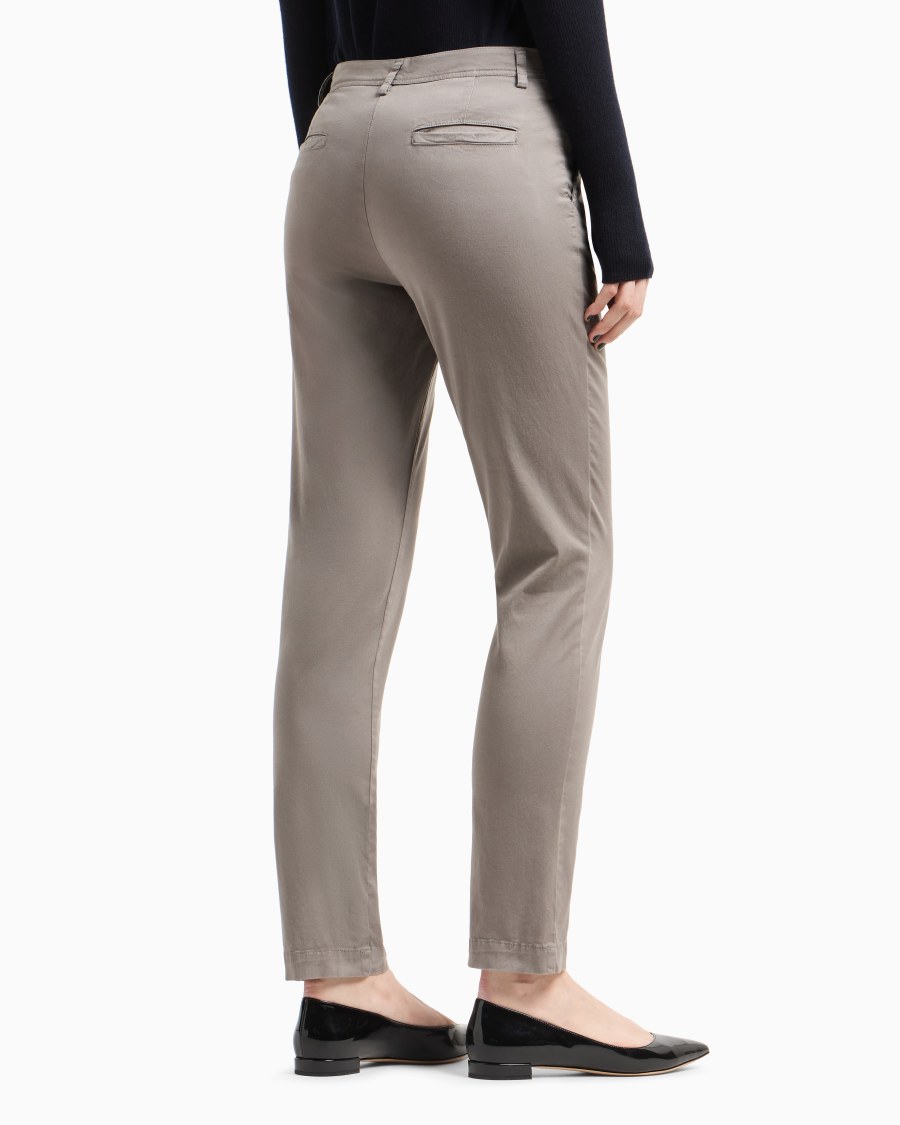 The world of armani PANTALONI CHINO IN COTONE STRETCH Sottocosto