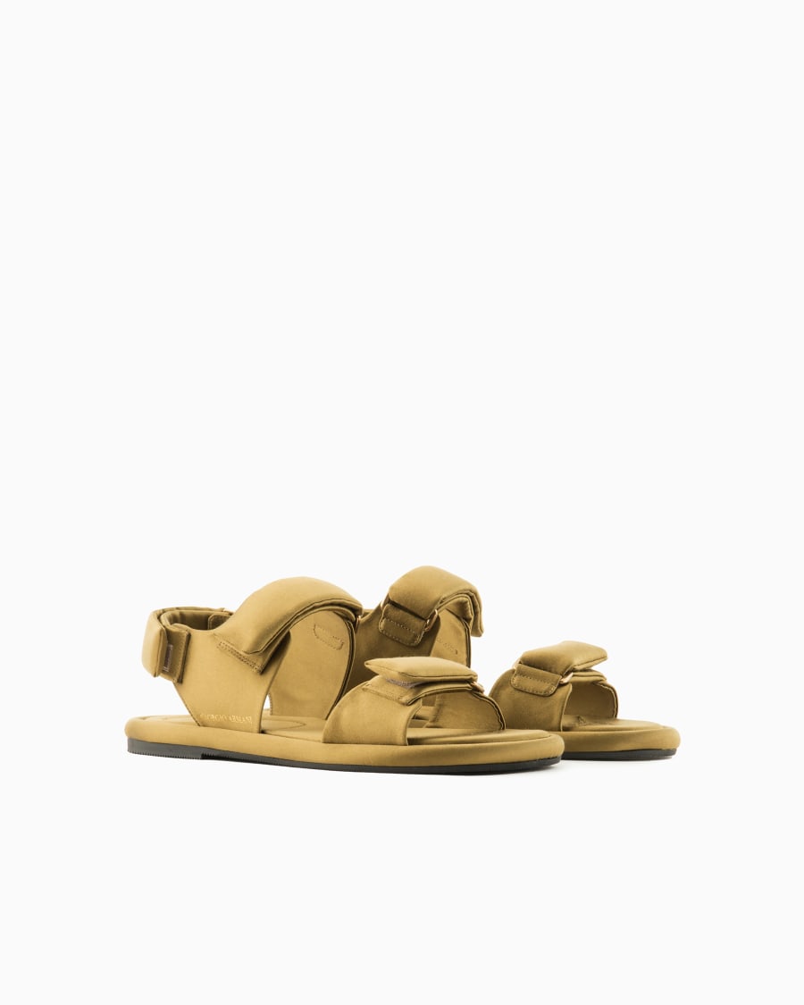 The world of armani SANDALI FLAT IN RASO IMBOTTITI Presa