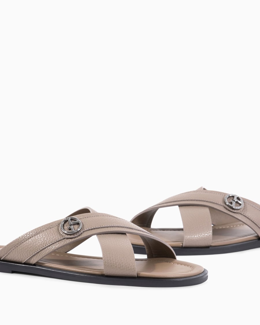 The world of armani SANDALI CROSS IN PELLE GRANATA 2025