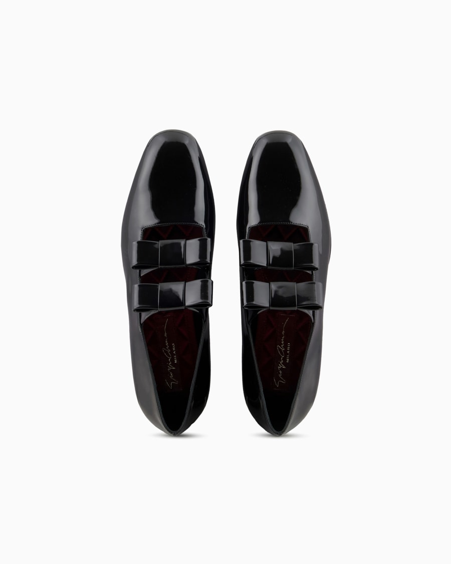The world of armani BALLERINE IN VERNICE CON DETTAGLIO FIOCCHI Enormi risparmi