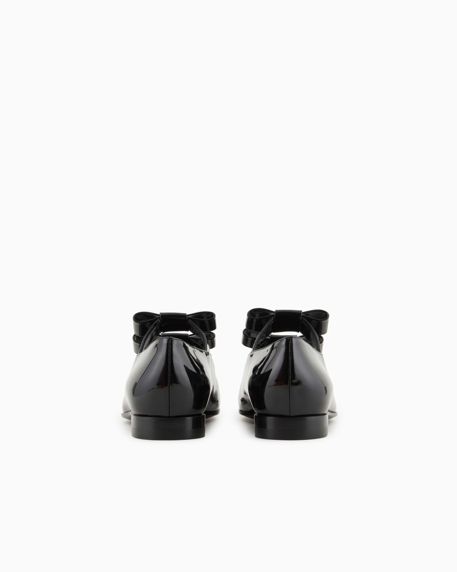 The world of armani BALLERINE IN VERNICE CON DETTAGLIO FIOCCHI Enormi risparmi