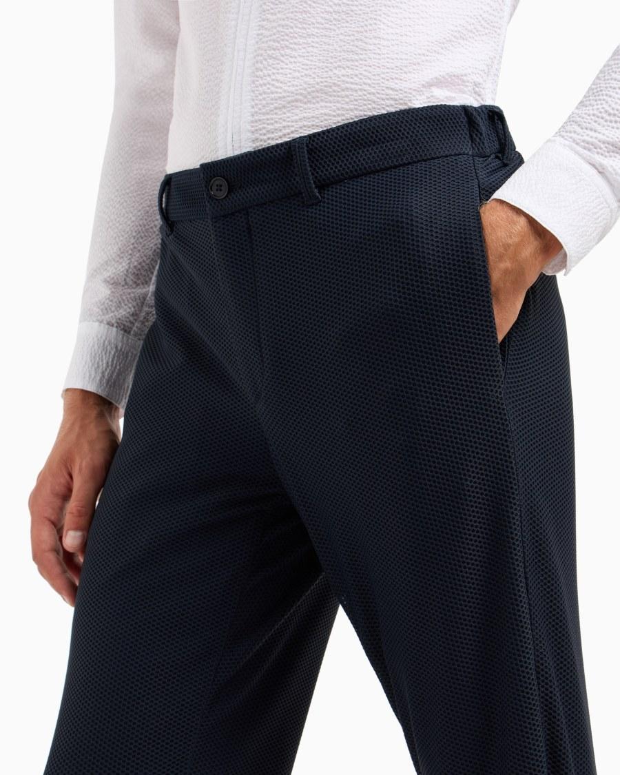 The world of armani PANTALONI FLAT FRONT IN GAUFRÉ TECNICO 2025