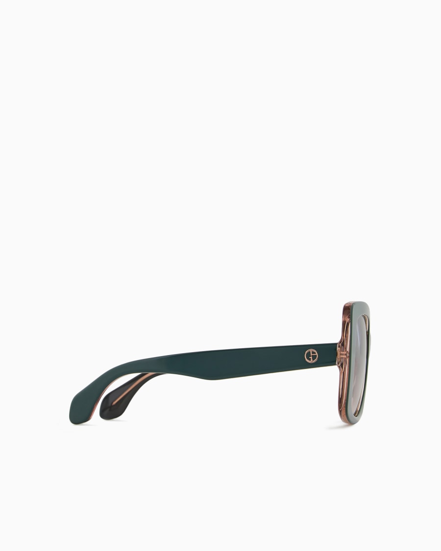 The world of armani OCCHIALI DA SOLE Vendite stagionali