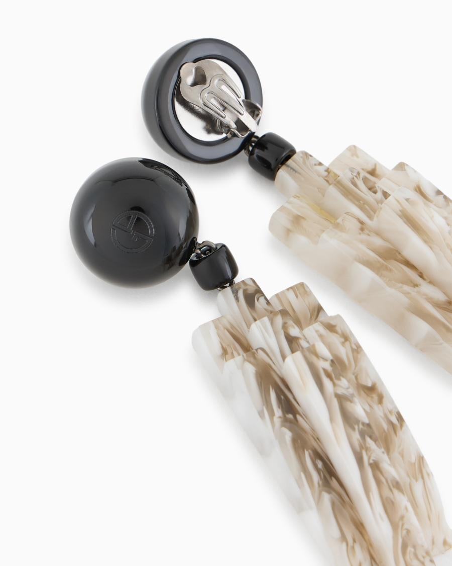 The world of armani ORECCHINI A CLIP CON PENDENTI IN RESINA EFFETTO VARIEGATO Offerta Pasqua