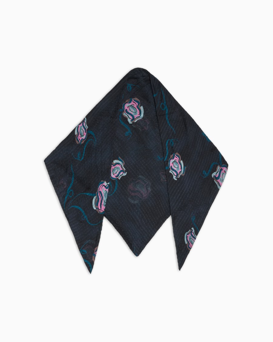 The world of armani FOULARD A TRIANGOLO IN SETA STAMPATA Bestseller
