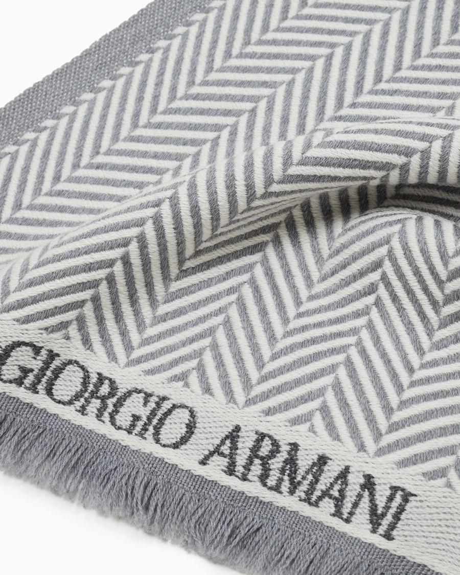 The world of armani SCIARPA IN LANA JACQUARD CHEVRON Enormi sconti