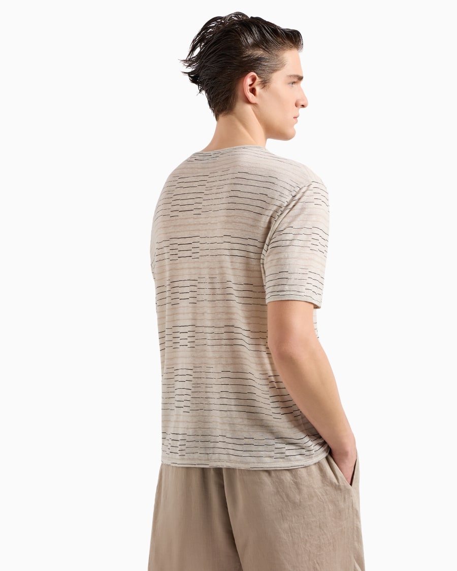 The world of armani T-SHIRT GIROCOLLO IN LINO CON STAMPA RIGHE IRREGOLARI Offerta