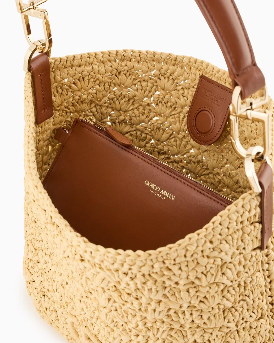 The world of armani BORSA A SPALLA PICCOLA IN RAFIA PUNTO VENTAGLIO E PELLE Nuovi prodotti