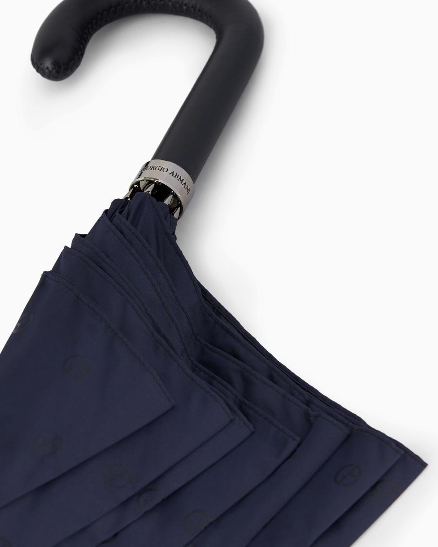 The world of armani OMBRELLO RICHIUDIBILE A SCATTO CON FANTASIA LOGO ALLOVER Fino al 55% di sconto