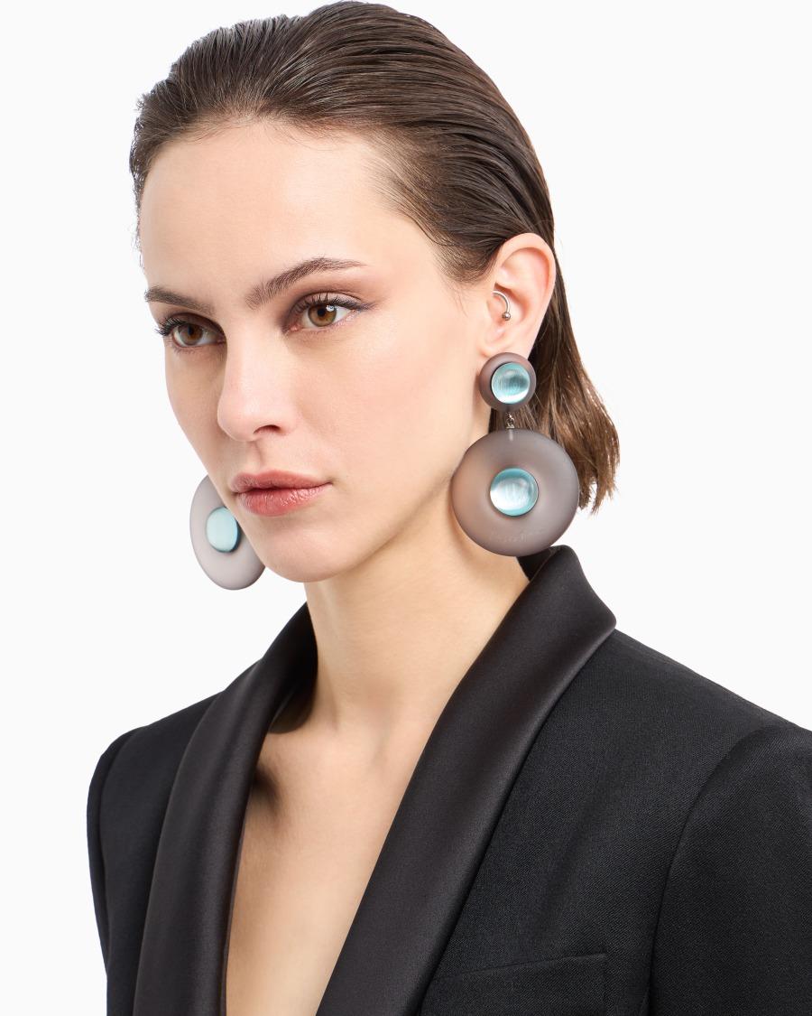 The world of armani ORECCHINI A CLIP PENDENTI IN RESINA Presa