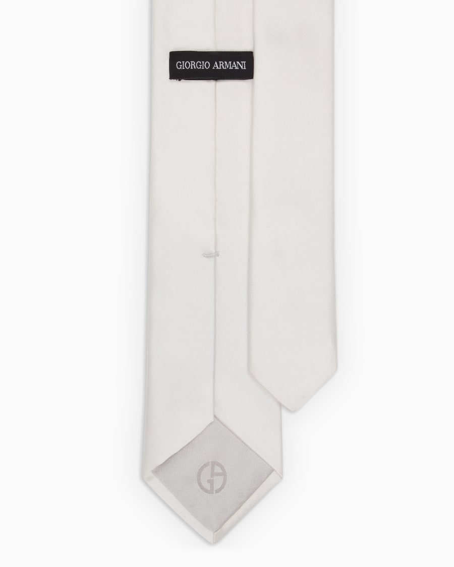 The world of armani CRAVATTA IN PURA SETA ACQUISTA ORA