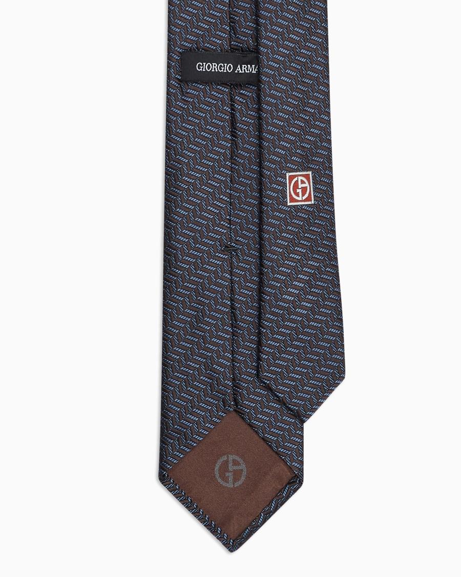 The world of armani CRAVATTA IN SETA JACQUARD CHEVRON Ultimo giorno