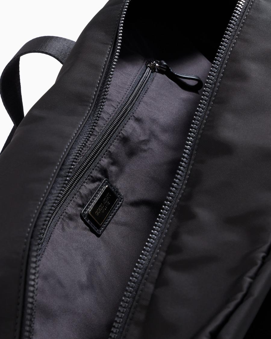 The world of armani BORSONE MEDIO IN NYLON ASV Sottocosto
