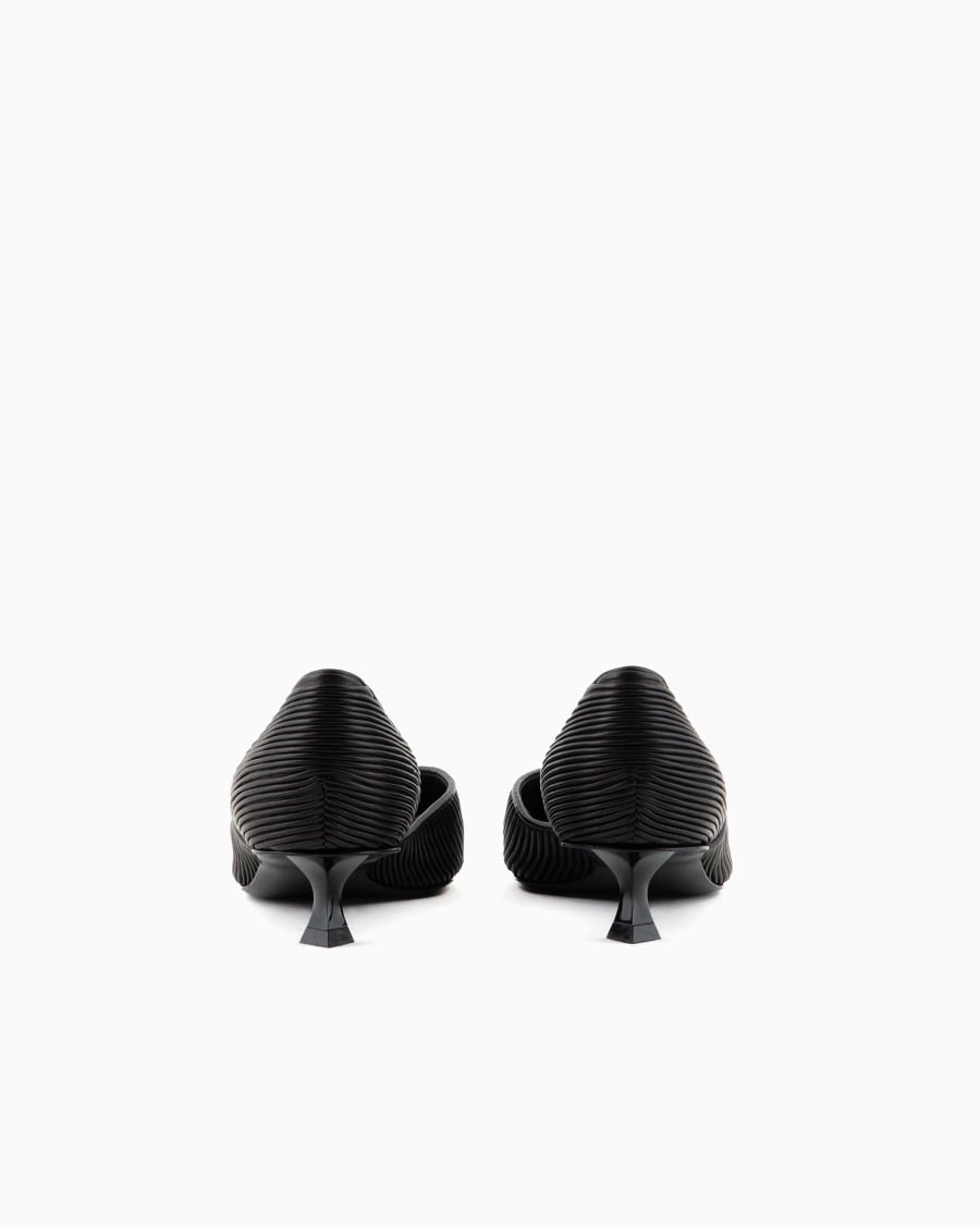 The world of armani DÉCOLLETÉ IN NAPPA PLISSÉ Offerta esclusiva