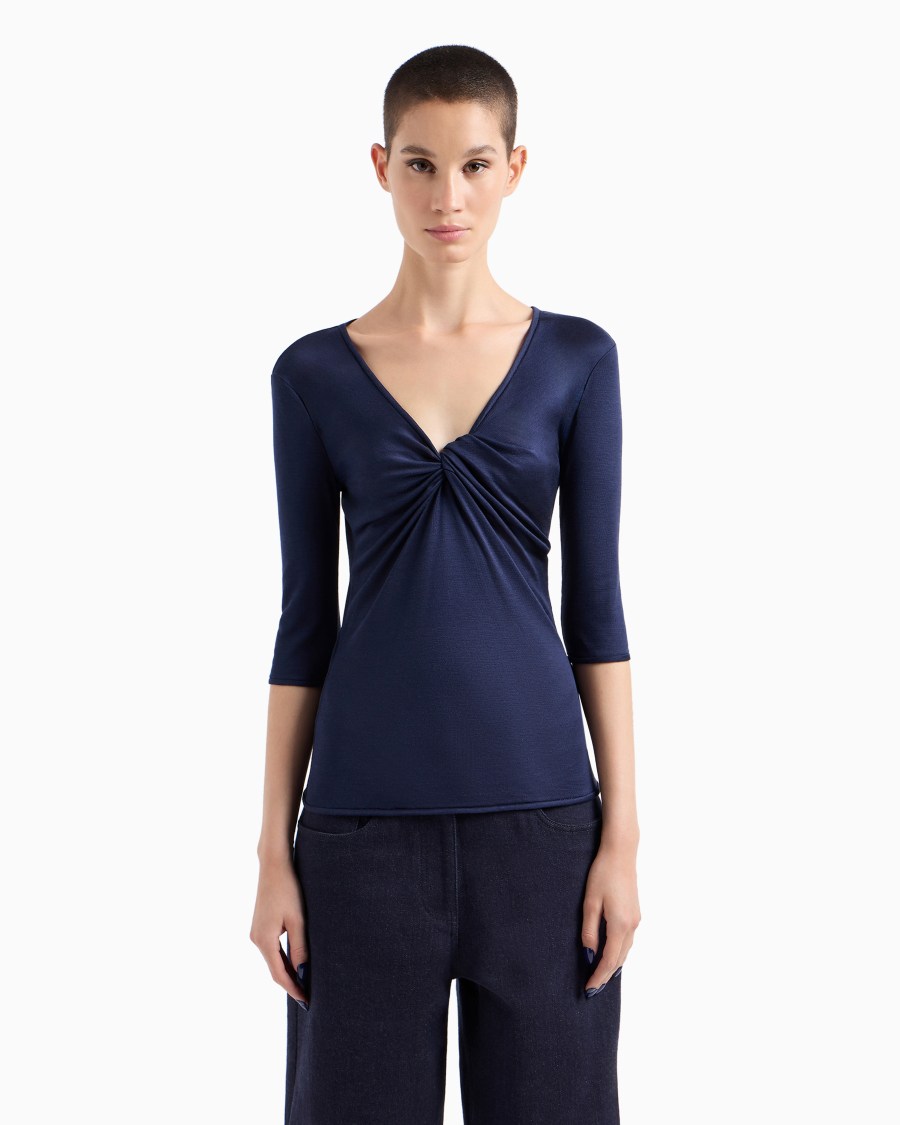 The world of armani MAGLIA CON SCOLLO A V IN JERSEY DI SETA E VISCOSA Smaltimento dello stoccaggio