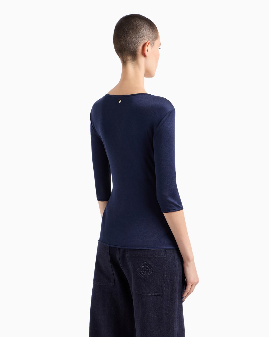 The world of armani MAGLIA CON SCOLLO A V IN JERSEY DI SETA E VISCOSA Smaltimento dello stoccaggio