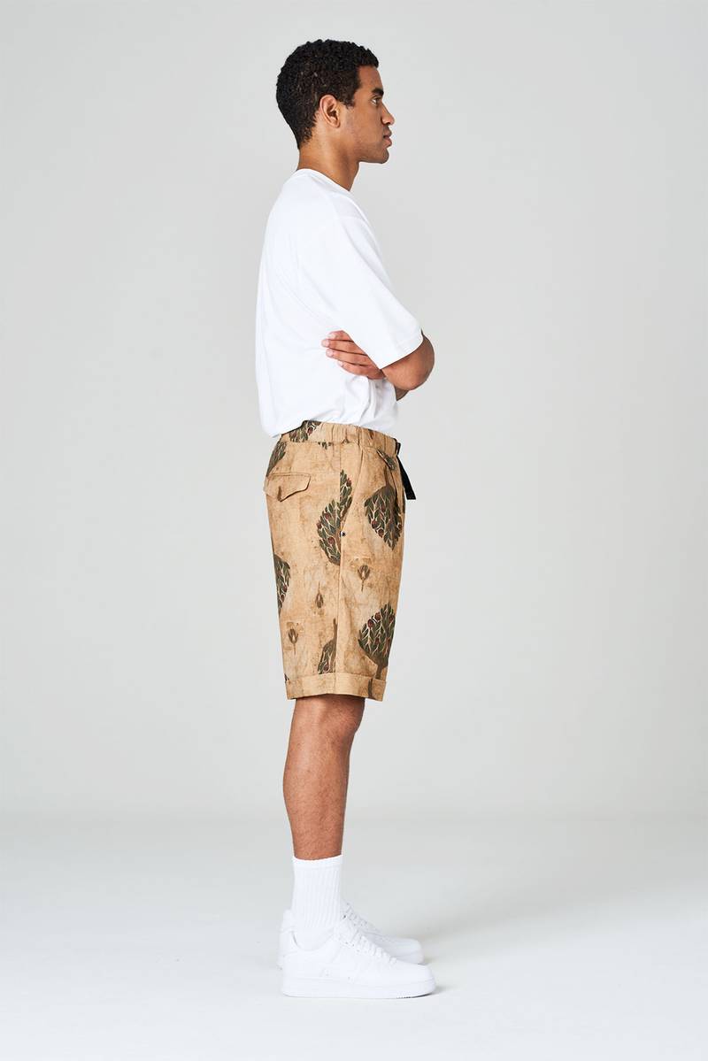 White sand Pantaloni corti in misto lino-cotone stampato con pinces e risvolto 2025